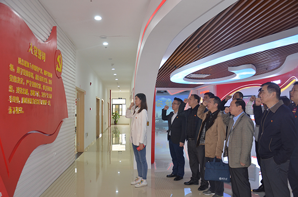 不忘初心跟黨走——參觀福興經(jīng)濟開發(fā)區(qū)政治生活館